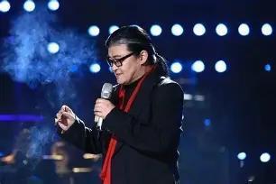 敬一丹走了，我没怕。游本昌走了，我也没怕。可刘欢走了，我是真的怕了！
短短一段时