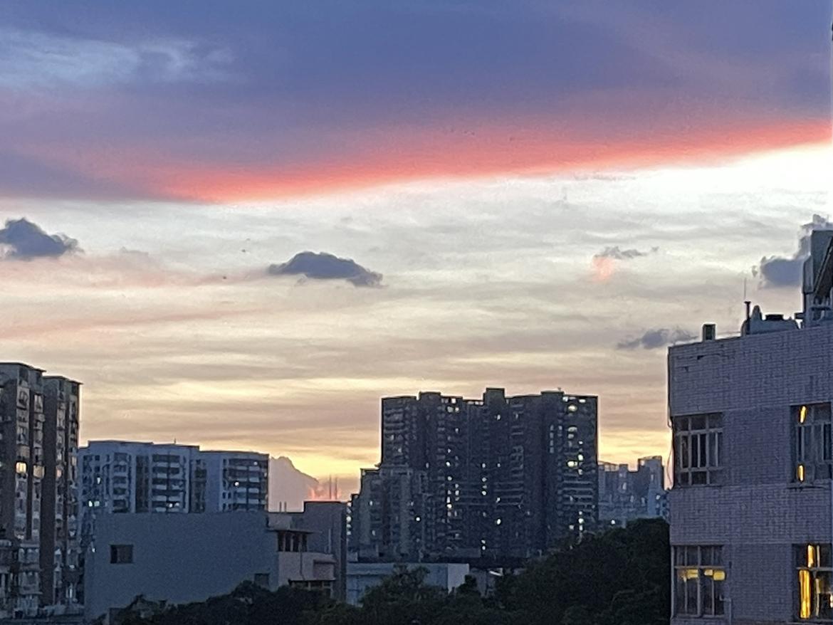 我的今日状态：🤧小感冒
我这里的天气：🌈雨过天晴