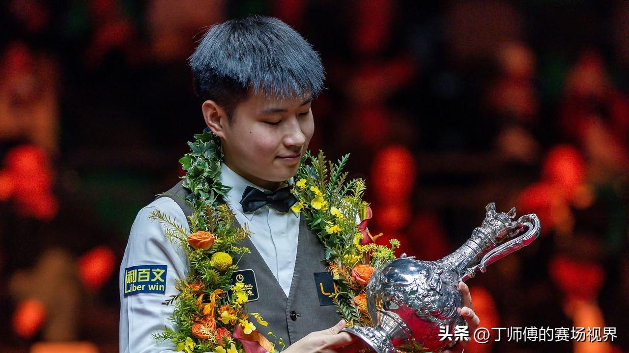 赵心童和塞尔比谁最有机会当选本赛季最佳球手？对比完两人的表现后答案水落石出：
