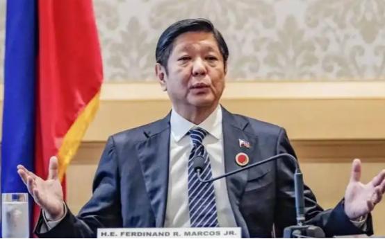 现在非常奇怪的是菲律宾，它之前在南海不停地撒泼耍赖，结果最近日本狂叫期间，它居然