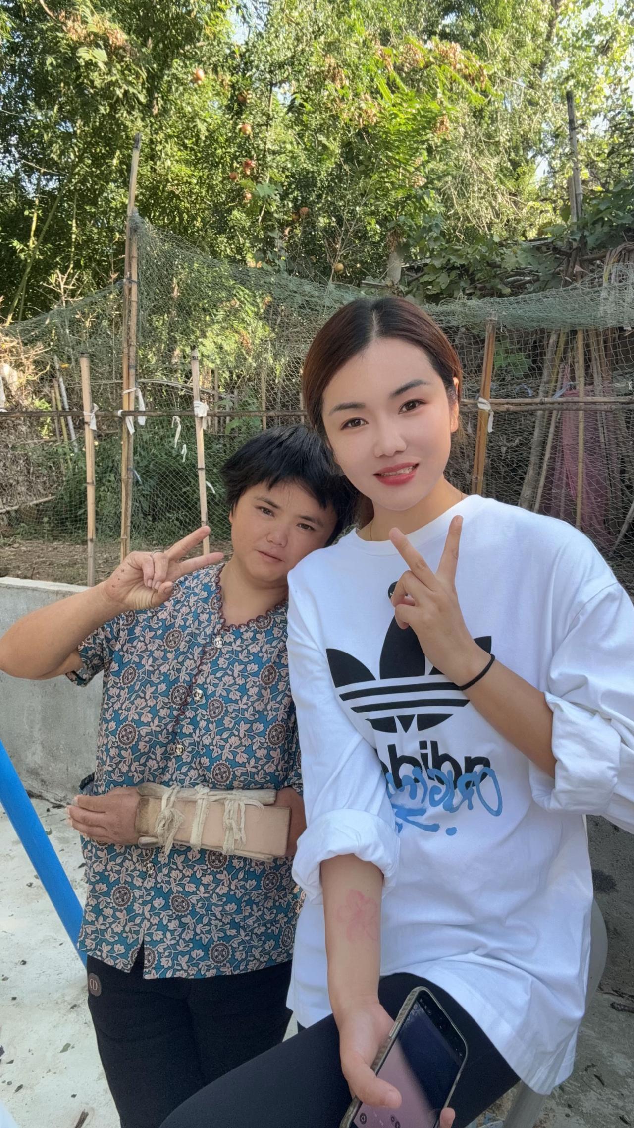 日子过的可真快呀，我们已经认识8个年头了，不是8天也不是8个月，是8个春夏秋冬，