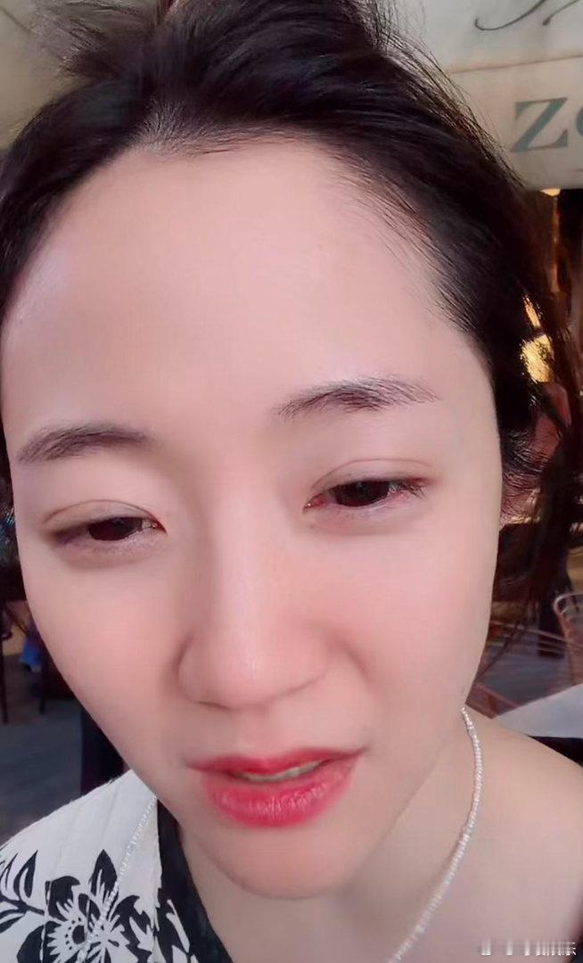 万千惠说姐姐当家上热搜都很负面万千惠说节目就想看姐姐的苦难 万千惠小号直播这段话