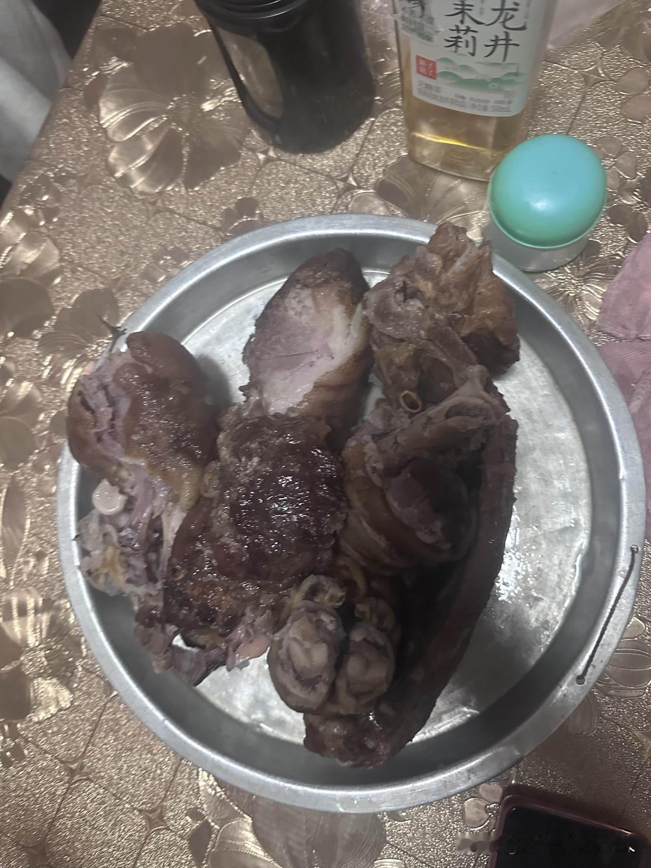 晒出你的今日美食低盐腊肉，春节期间的美食。