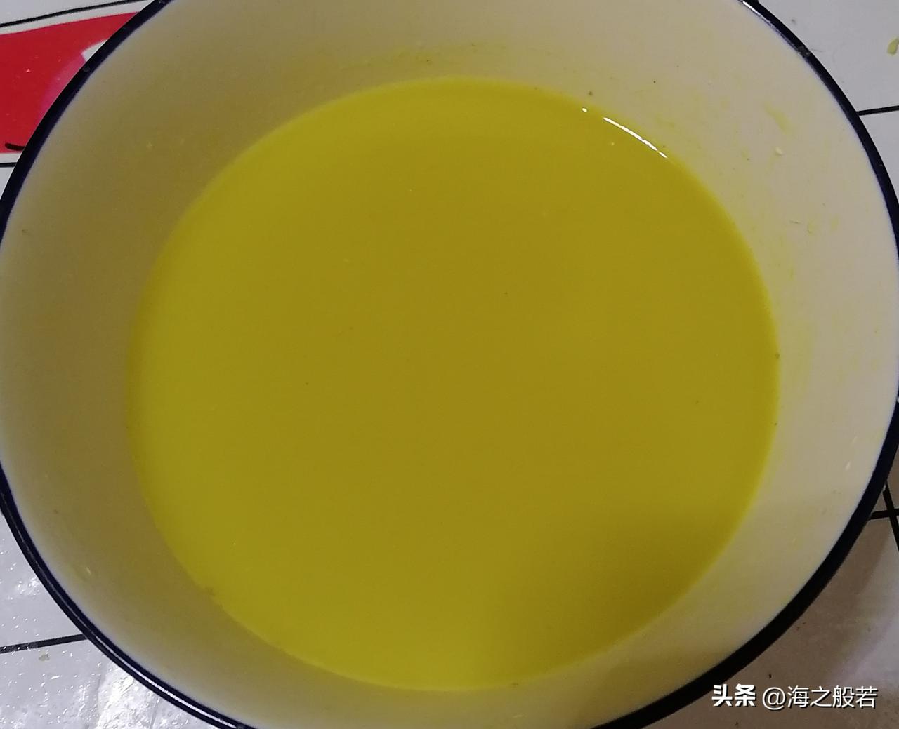 今天时间自由，开始做姜黄洗发皂。

材料都到了，云南小黄姜，做洗发皂的模具，还有