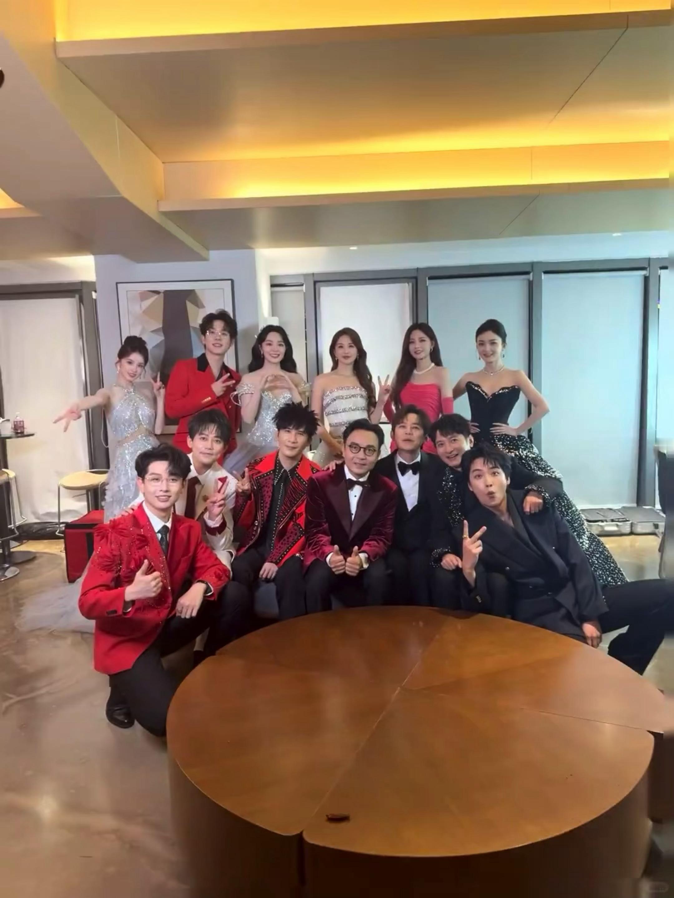 捡到一点湖南卫视跨年后台的花絮🥺 