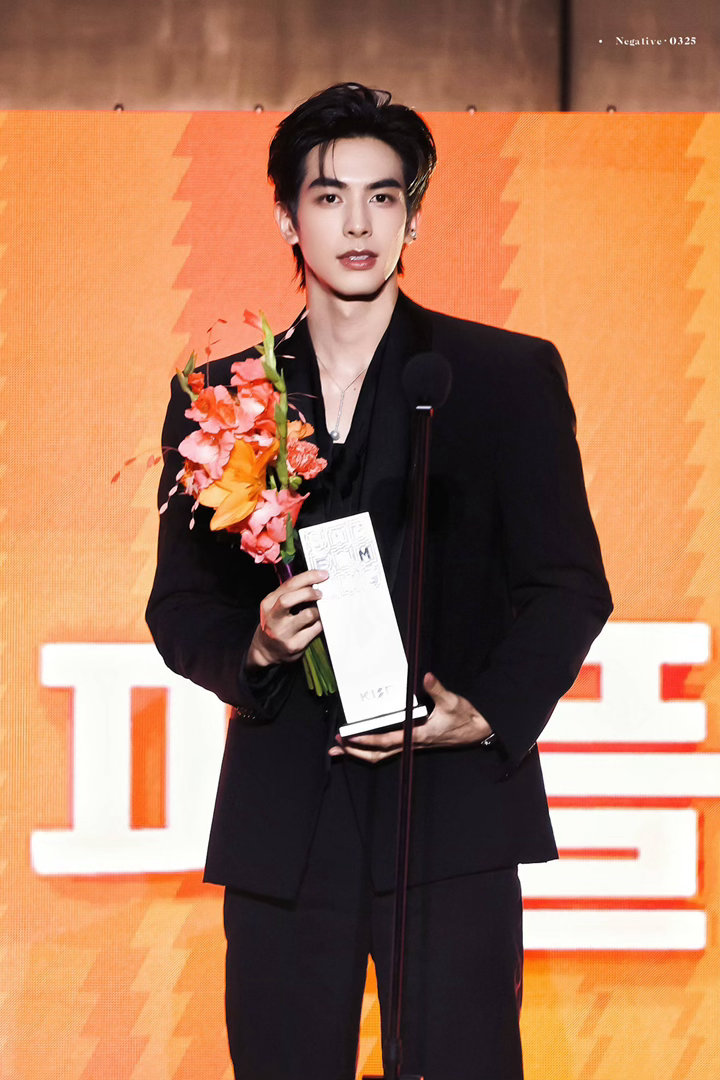 宋威龙获最受欢迎男演员实至名归恭喜宋威龙🎉