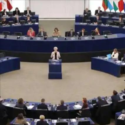 最近有个影响全球金融市场的大消息，欧盟委员会计划在明年上半年发行约900亿欧元的