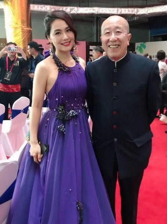 记得《还珠格格》中的柳红吗？个人认为当初觉得她比林心如还漂亮，饰演的柳红温柔贤惠