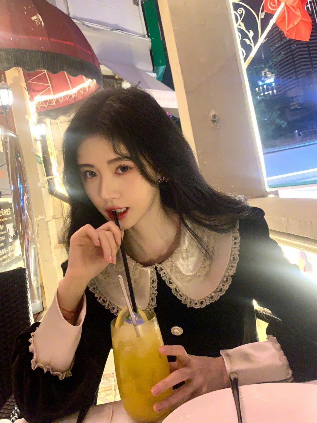 鞠婧祎 jjy鞠婧祎阿黛jjy﻿﻿鞠婧祎苏绿夏"没有横空出世的运气,只有不为人知