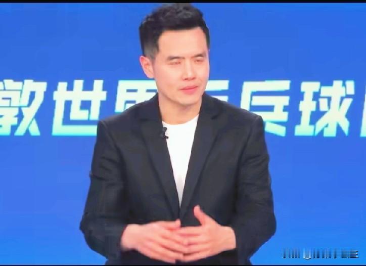 28岁的老将梁靖崑为何输给了19岁的吴俊成？
赛后刘国正一针见血的指出了问题所在