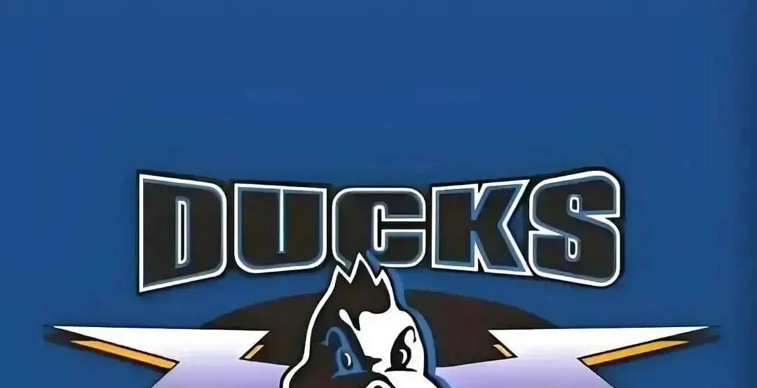 职业体育最成功的投资，往往不签在合同里。
 
北京首钢做过一笔“亏本买卖”：曾凡