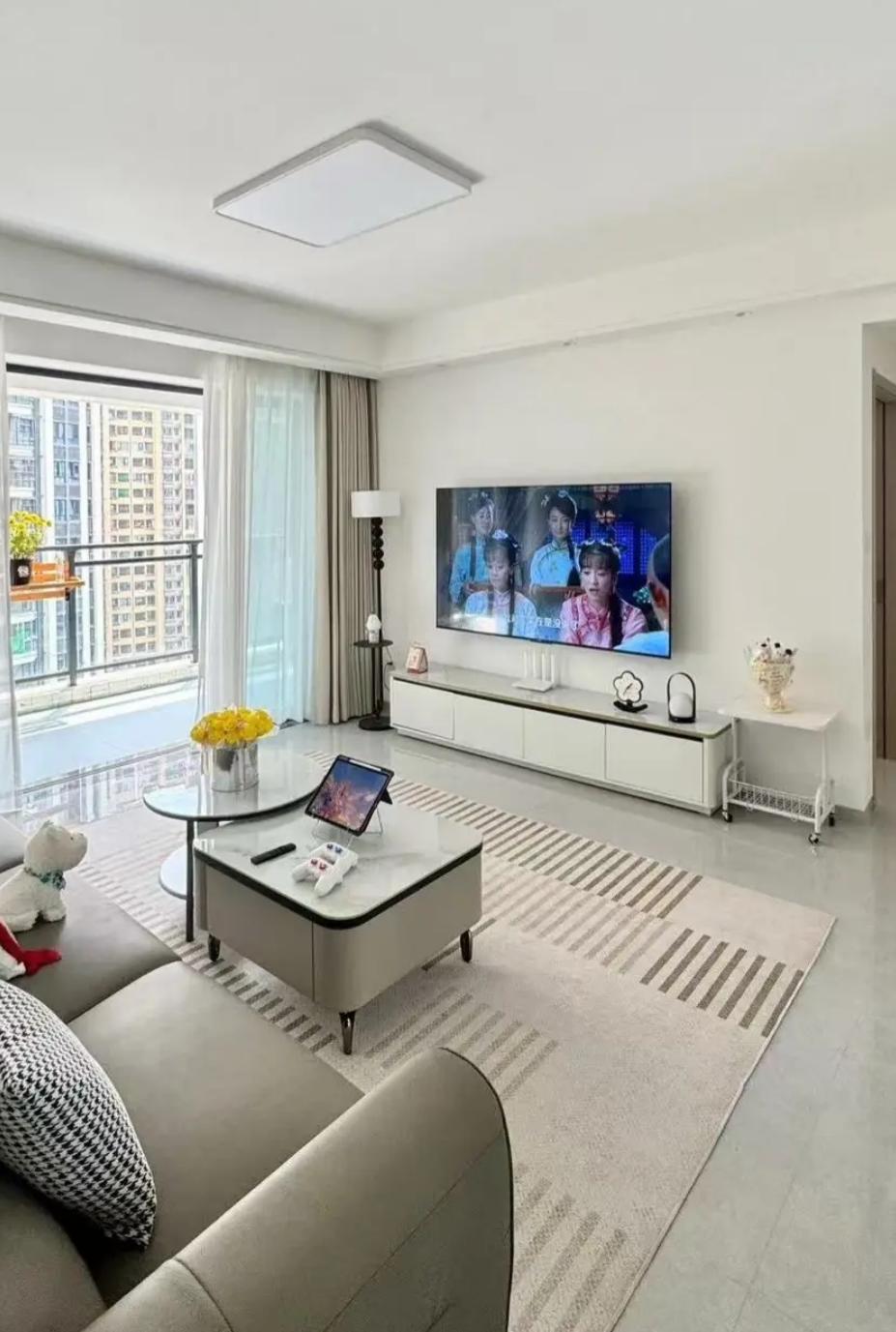 二婚十年，我掏心掏肺撑起这个家，最后却连房产证上的一个名字都不配拥有，甚至还要被