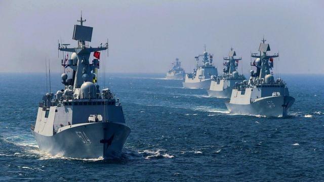 6月30日当天，中国海军直接在黄岩岛的领海、领空以及周边海空域展开战备警巡，摆明
