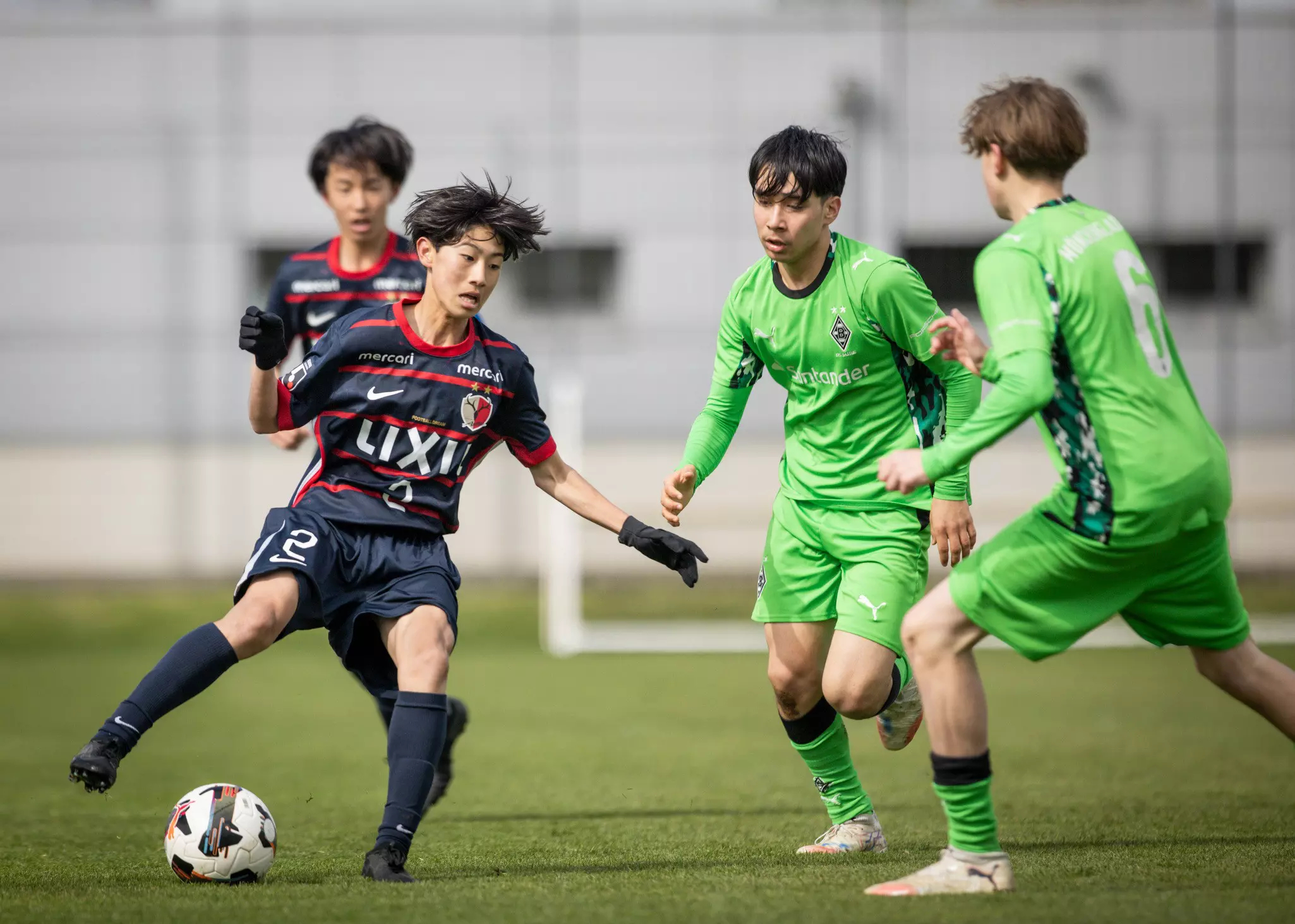 鹿岛鹿角U15队访问门兴格拉德巴赫今年三月，门兴格拉德巴赫的日本合作伙伴俱乐部鹿