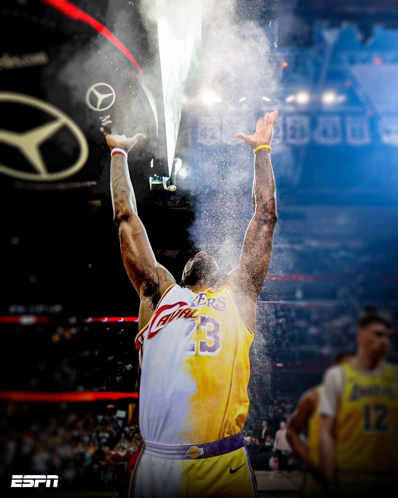 NBA 这会是勒布朗最后一次来克利夫兰打球吗！詹姆斯意外受伤