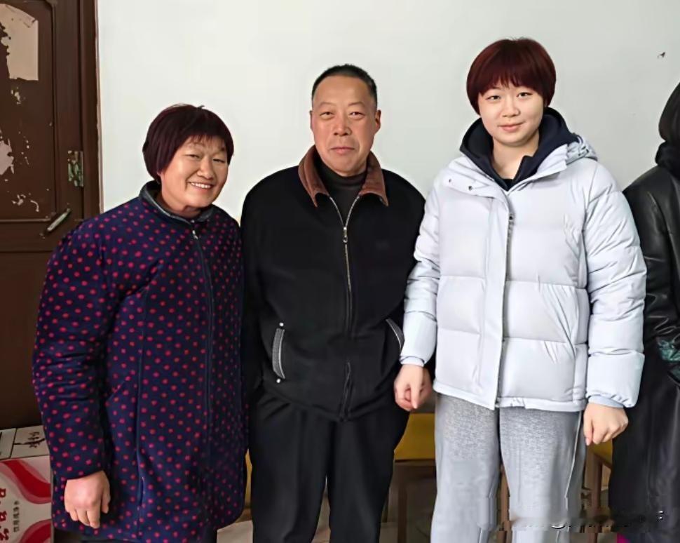 蒯曼真的太不容易了！
 
平心而论，蒯曼本人训练特别刻苦，一直在国乒队伍里脚踏实