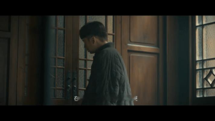 看这段，瞬间破防。丁玉娇和孟万福满怀希望来到上海，却被最亲的人摆了一道。合租房隔