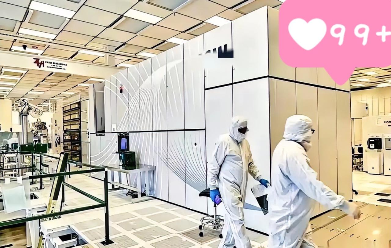 光刻机巨头阿斯麦，出大事了。 荷兰总部，上千名工程师午饭时间直接撂下餐盘，把公司