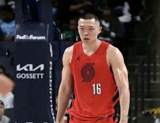 近日开拓者媒体人J Gliss和Alex Moore在播客节目“Wake Up 