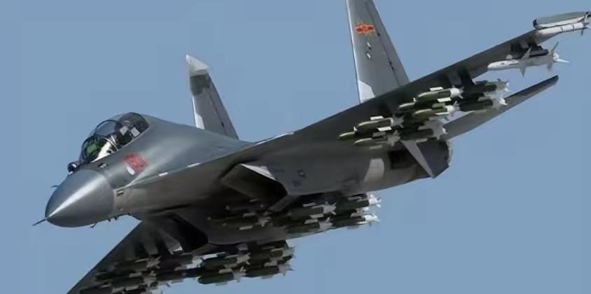 美国说：“一旦和中国展开空战，中国的3000架战机就是摆设”！实则不然。
 
就