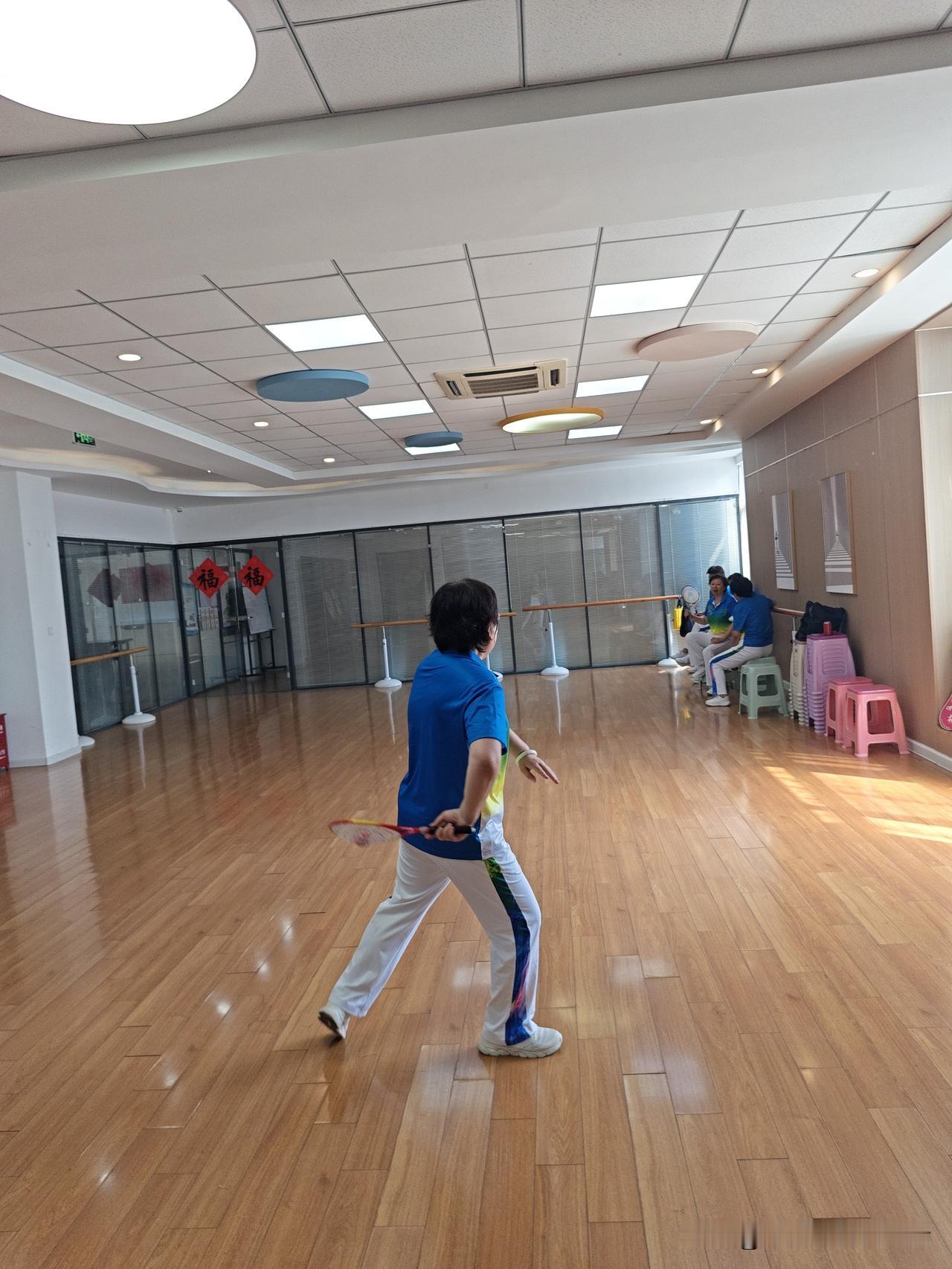 今天在青岛顺元饺子店吃饭，碰到两位同龄人闲聊，一位是67年的大姐，明年就要退休了