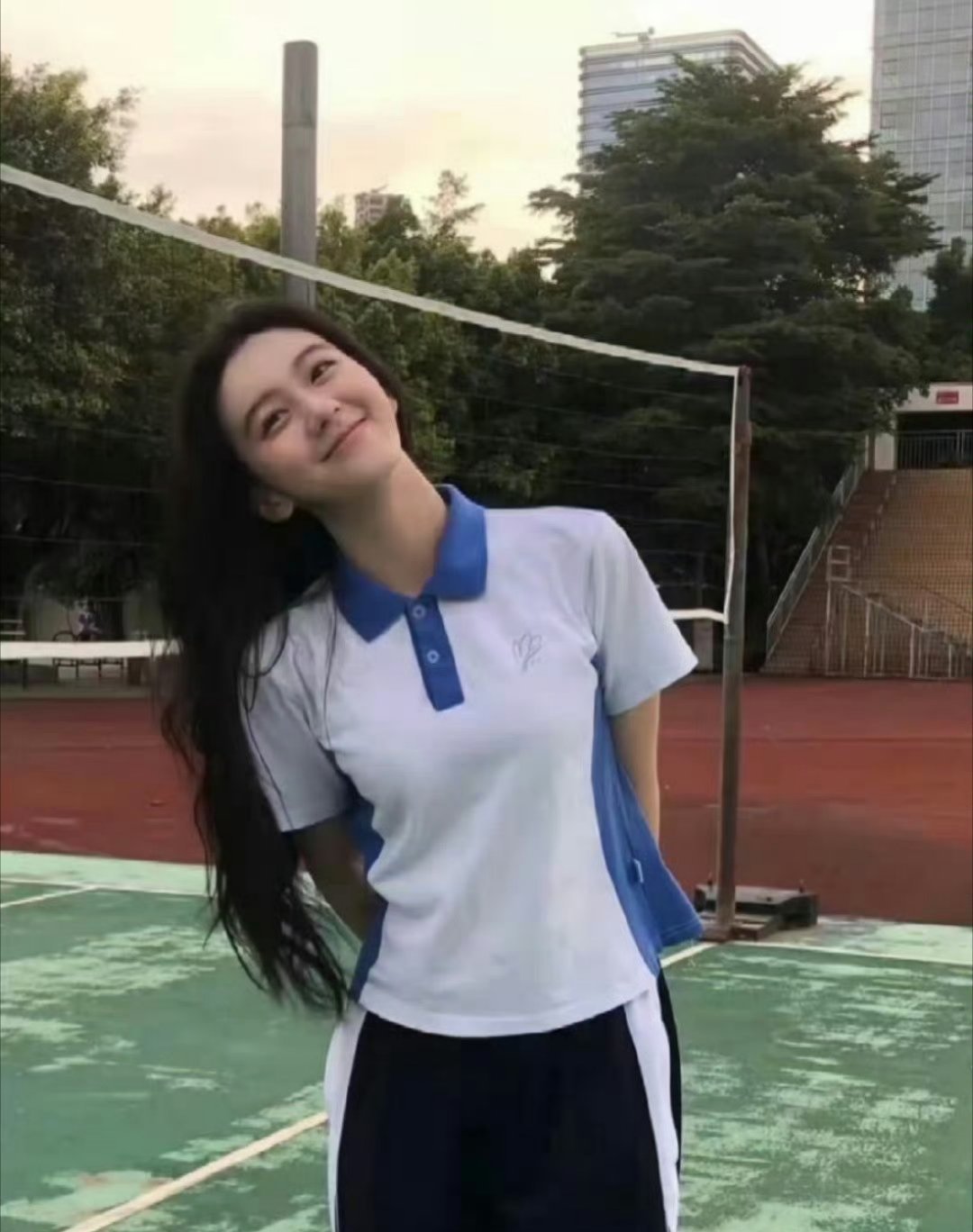 包上恩学生时期美得我一激灵，马尾配校服是多少人心中的白月光啊 ​​​