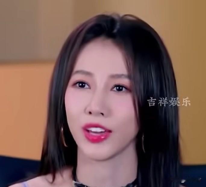 弦子，原名张弦子，1986年生于广西百色，流行乐歌手，演员，声线特别，难以模仿，