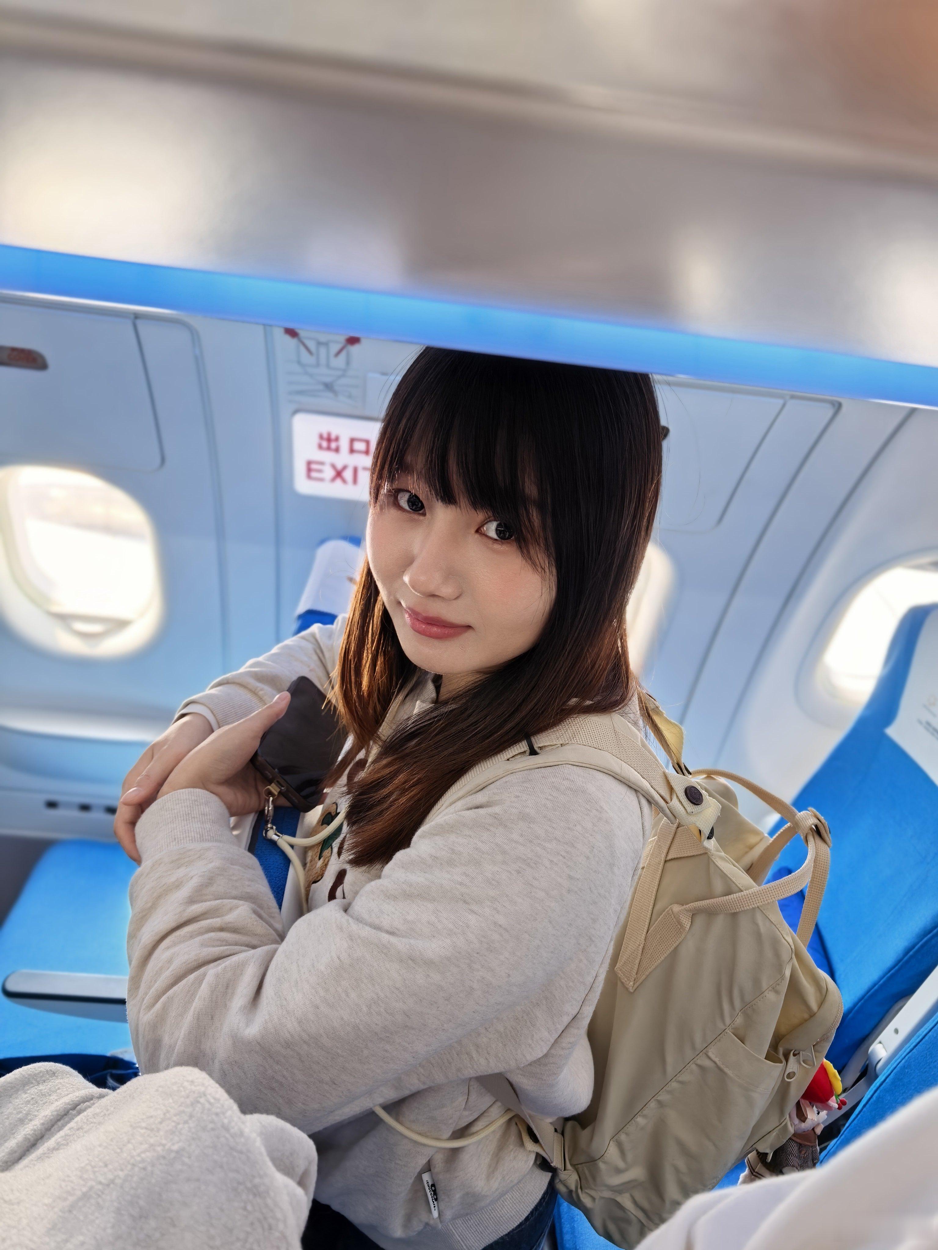 落地泰国啦！外面好热，人好多，虽然语言不通，但一路指示都有中文，目前感觉还行 泰