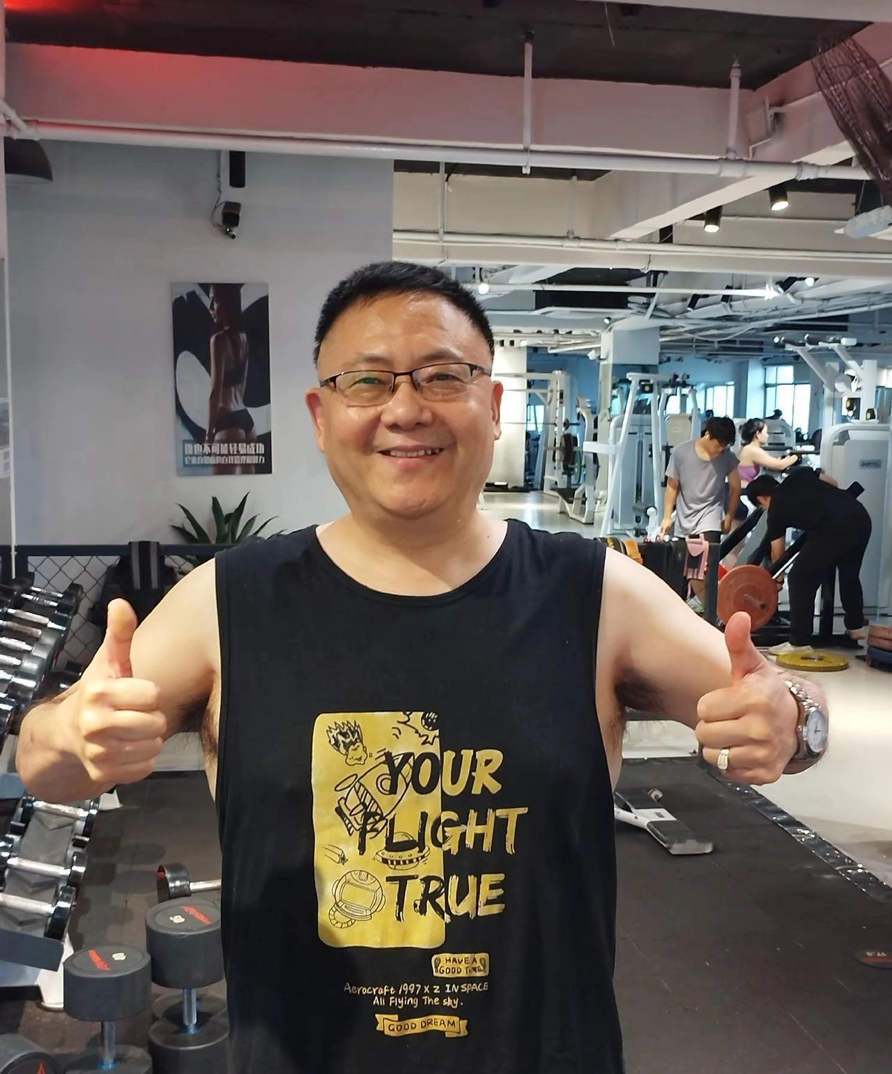 今天起的比较早，在赣江抚河公园运动了一圈才7:40。

又来到了抚河气功辅导站，