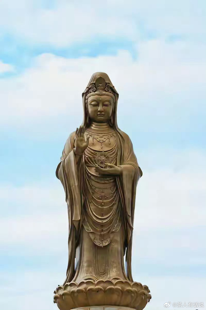 今天是9月的最后一天啦那就祝你恭喜发财少些辛苦多些幸福人有时运花有花期接下来的日