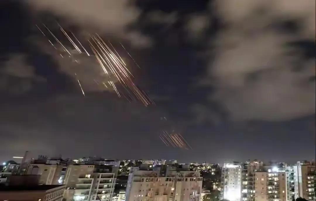 美伊以开战到现在，以色列还能扛多久呢？伊朗每天朝以色列刷导弹，以色列不得不发射导