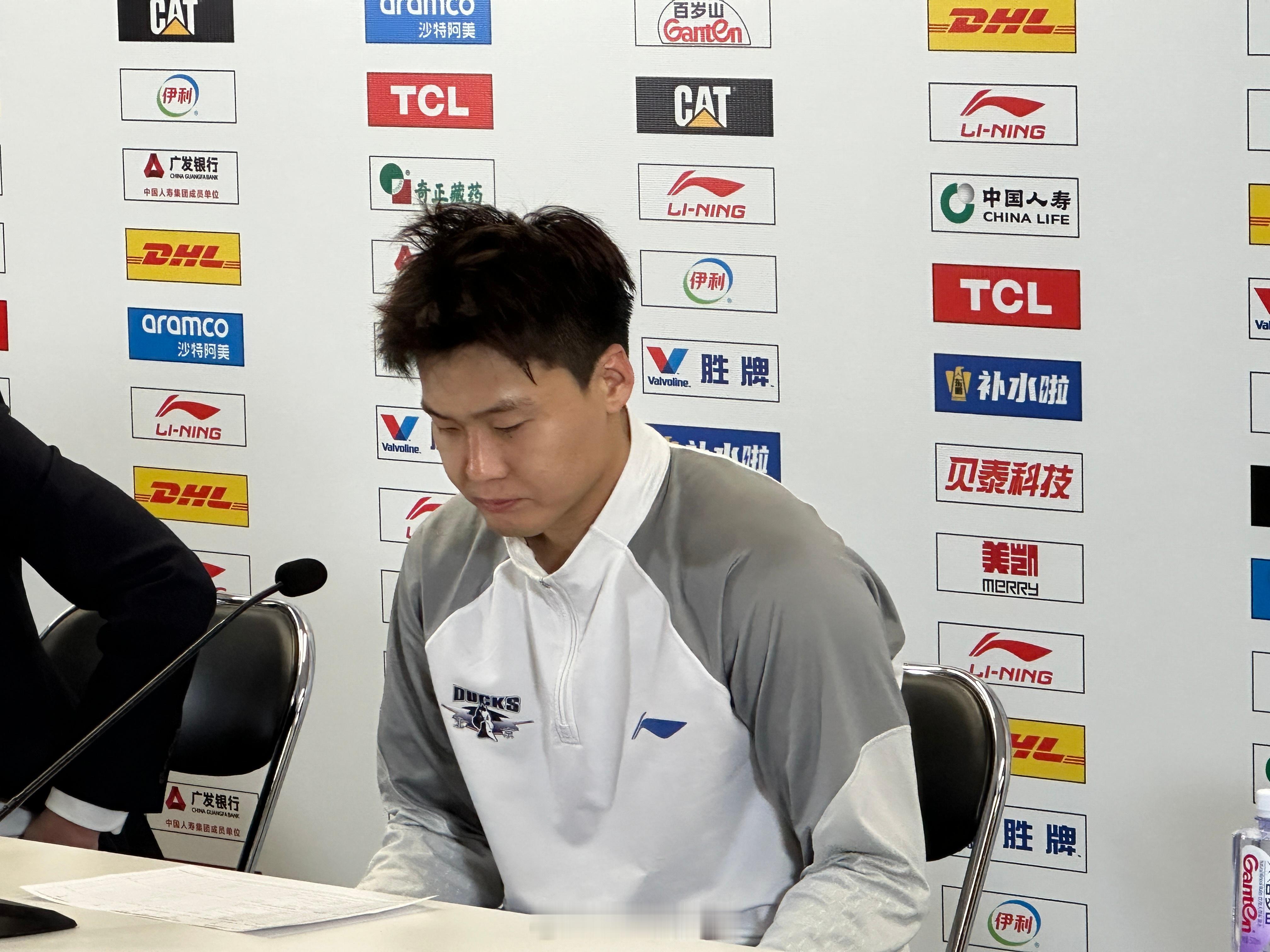 北京男篮vs青岛男篮 赵睿总结比赛，他对于自己最后的罚球还是很自责，也希望大家发