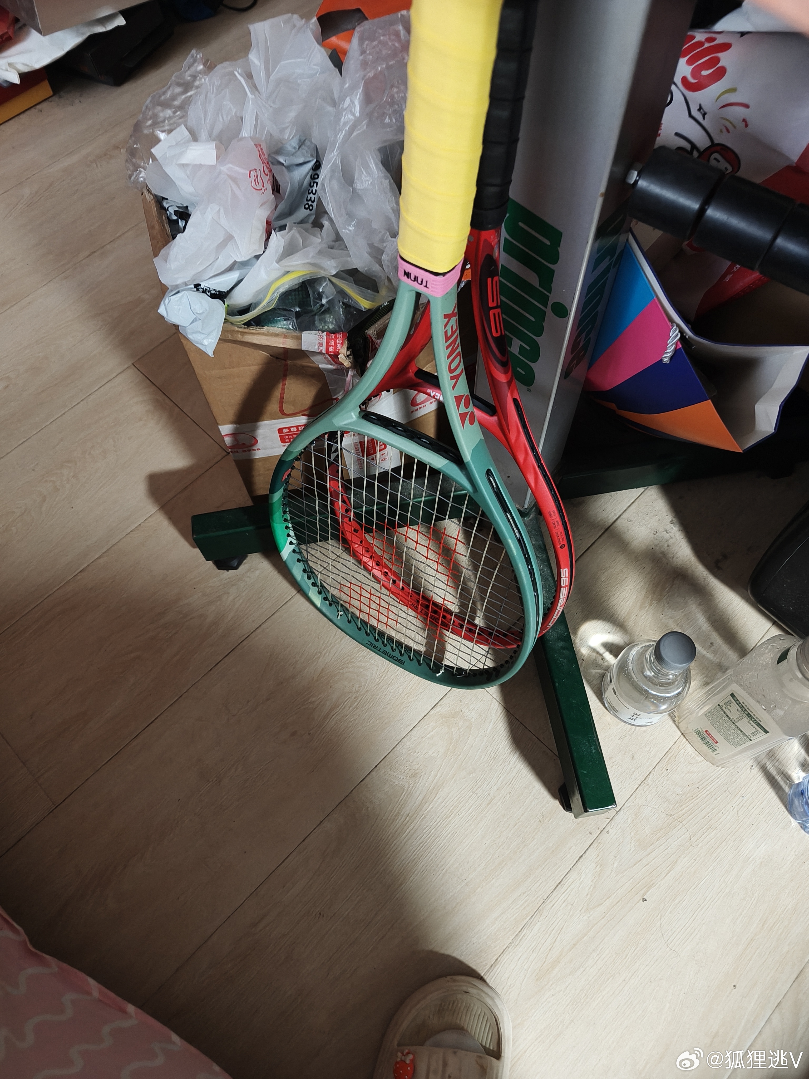 今天有可能一日三练，手里那把紫色Percept 100D的线快断了，上午赶紧穿了