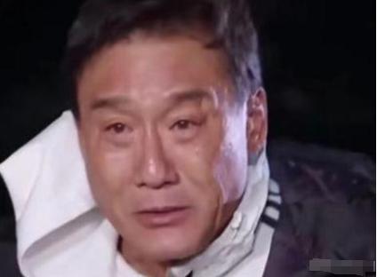 ·香港为何总对内陆人有偏见？影帝梁家辉道出真相：“香港人其实挺可悲的，被英国人统