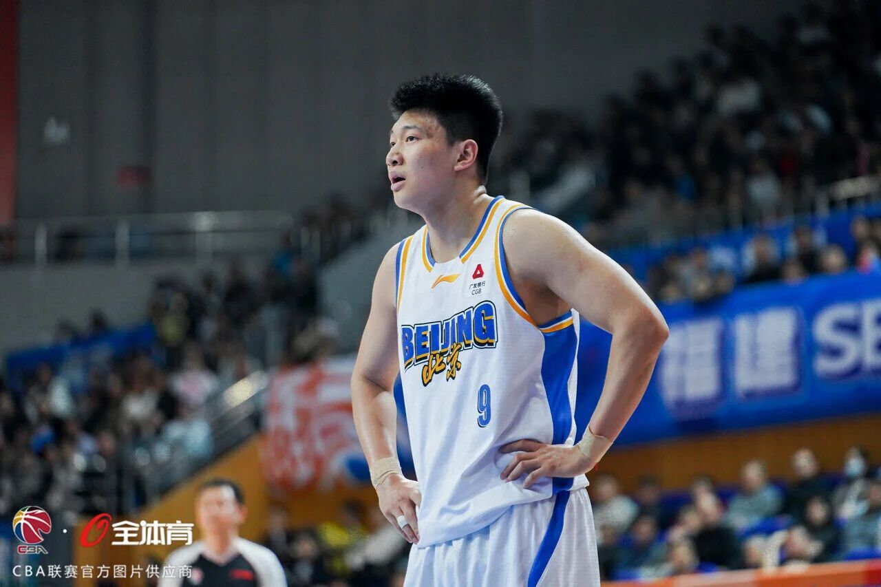 今晚北京队雷蒙时隔6场复出北京男篮vs同曦男篮