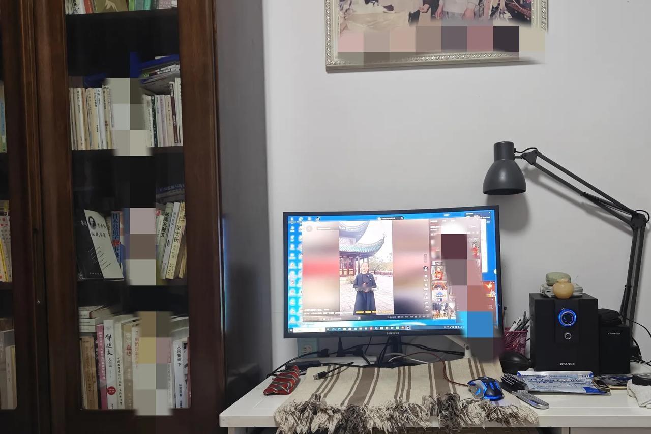又要入睡了，入睡前还是老习惯，用热水烫足，一边烫足一边梳头。做到两头活血吧，只是