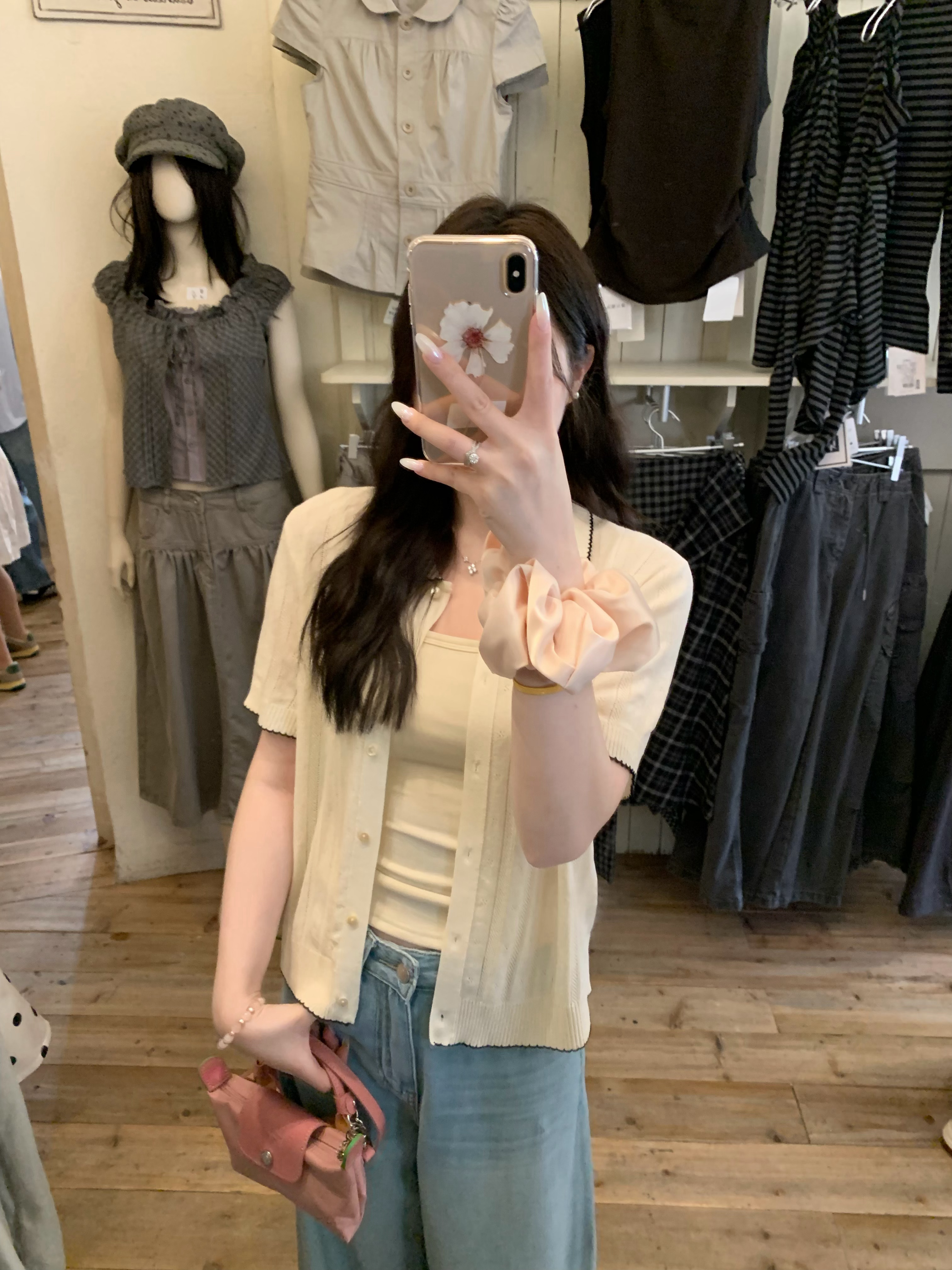 香草冰淇淋的夏天🍧🤍💌🐰 