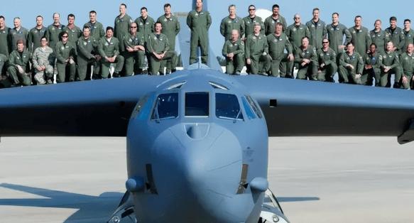 B52轰炸机离奇坠落！空乘5人变8人？B52研发被迟滞削弱！
对于美国爱德华兹空
