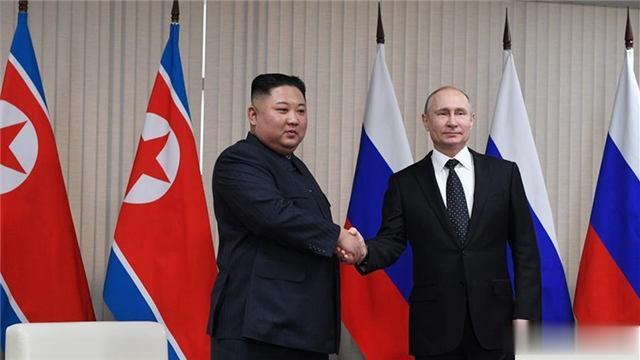 如果韩国这次向乌克兰提供武器，朝鲜将被俄罗斯的武器大规模部署。

If Sout