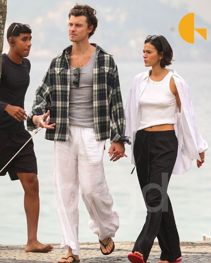 萌德Shawn Mendes 与女友 Bruna Marquezine 正在里约