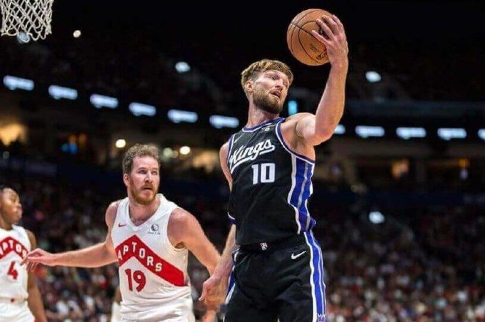 据Sam Amick报道，国王队预计将留下多曼塔斯·萨博尼斯。 