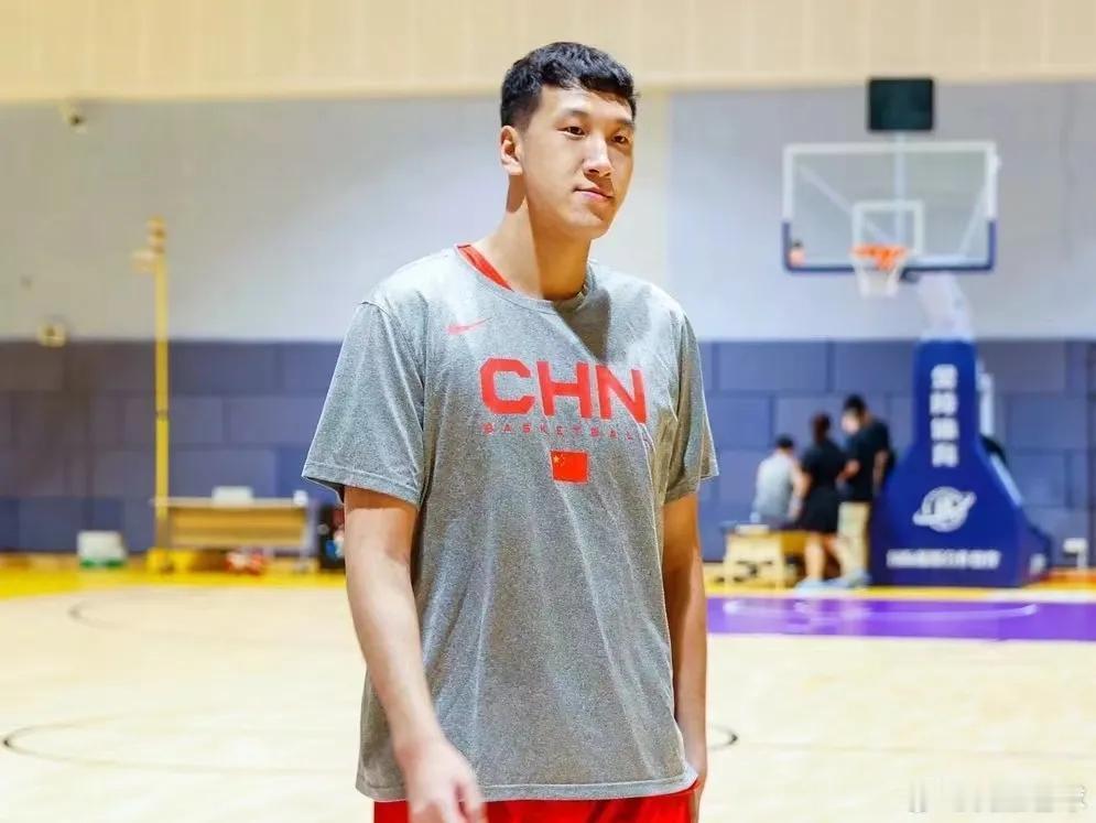 杜润旺凭什么挤掉赵嘉义进国家队？赵嘉义在对阵山西比赛中砍下34分，能防守能抢篮板