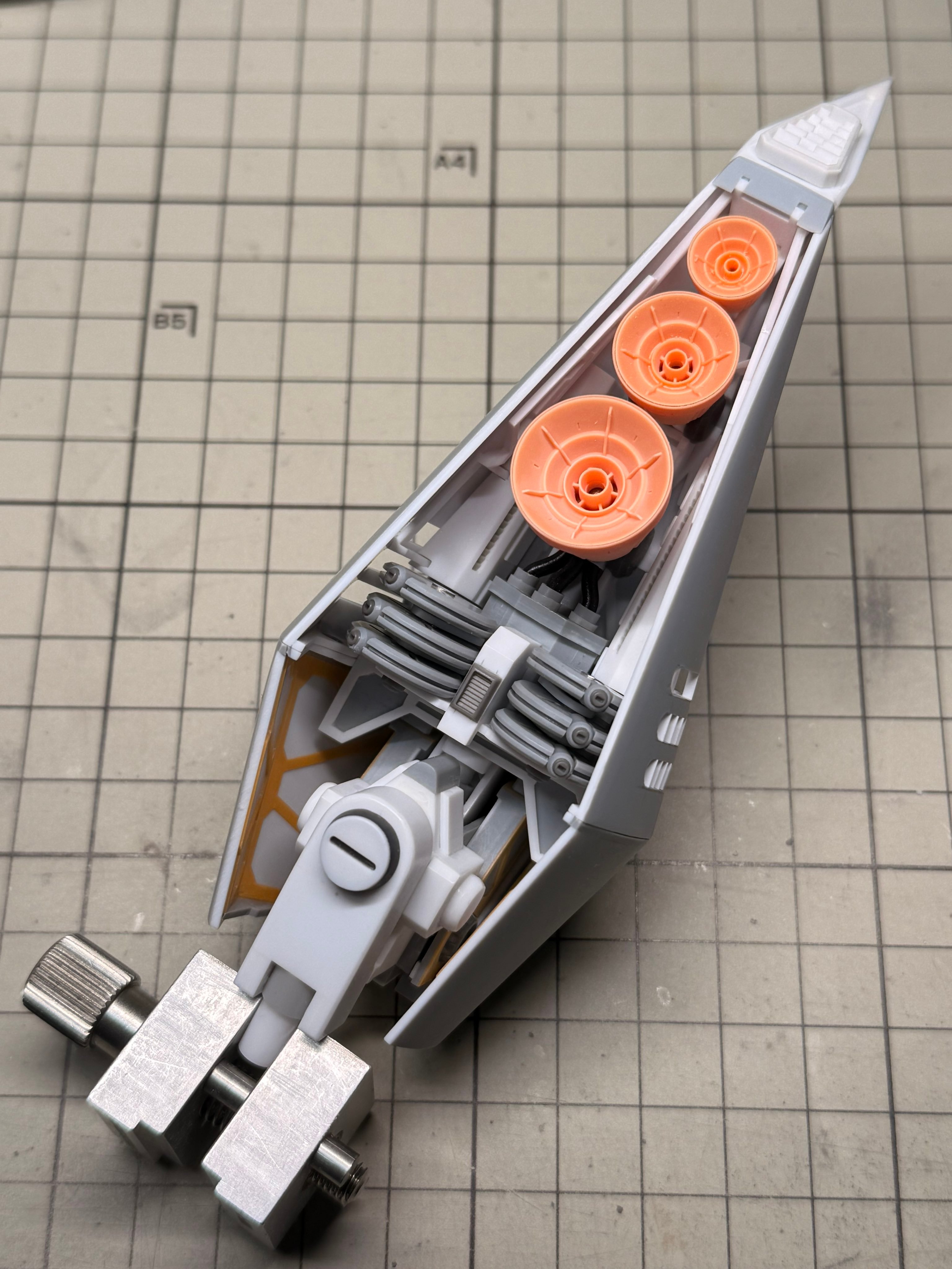 アルテミス正在制作中的勇士Vertex——从零制作出MG规格的大型喷射器组件高达