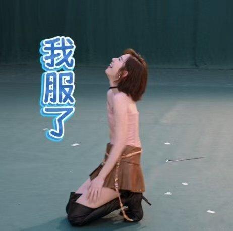 唐艺昕为什么要拍这样的广告唐艺昕烫嘴也要上 唐艺昕为什么要拍这样的广告，好可爱！