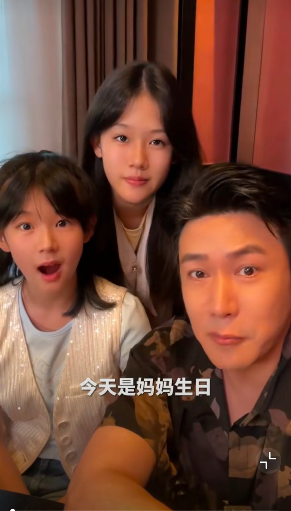 陆毅鲍蕾 真正幸福的明星家庭陆毅鲍蕾一家的家庭氛围真的是非常温馨幸福，隔着屏幕都