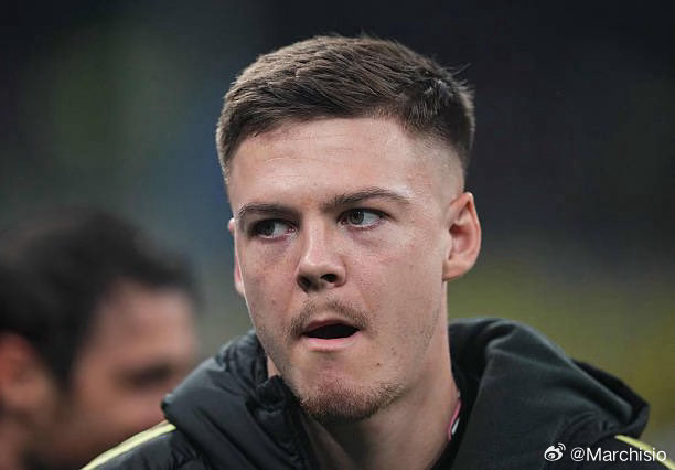 归来为赢！米兰体育报：霍尔姆的伤势恢复迅速，他应该能够赶上4月6日星期一对阵热那