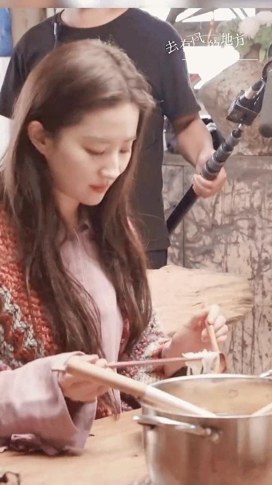 一吃米线就想起许红豆 我在云南很想你刘亦菲去有风的地方