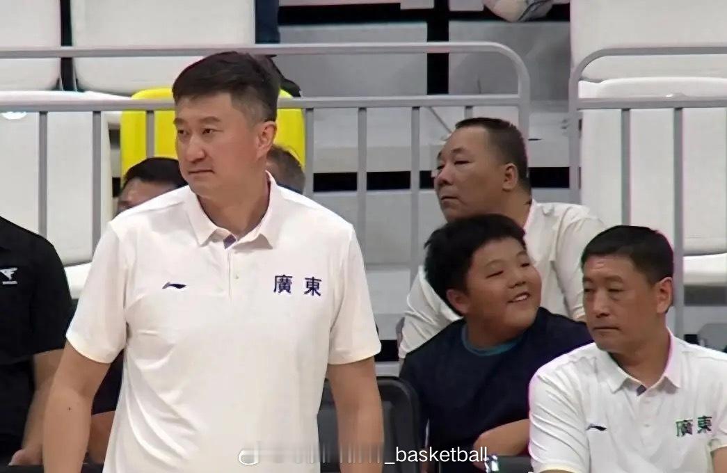 杜锋指导在赛后新闻会谈及是否有考虑净胜分的问题：我们队伍走一步看一步，没有考虑净