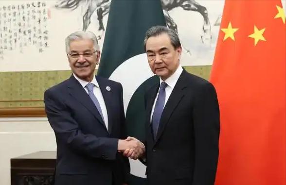 [月亮]中国在自家门口，当着美俄的面，下了一盘关乎中亚格局的大棋！


今年2月