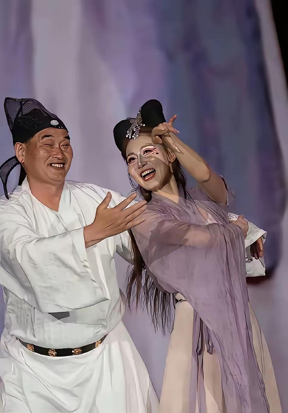 体会一下西门庆与潘金莲的情节，戏演的真实，才会吸引人！[呲牙]